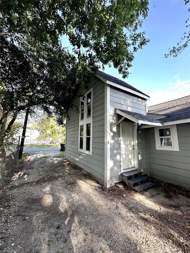 Primary Photo - 4318 1st St