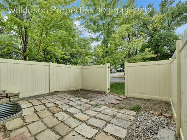 Building Photo - 2020 Gyros Cir