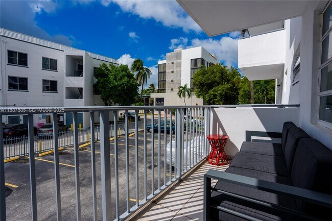 Building Photo - 525 Meridian Ave