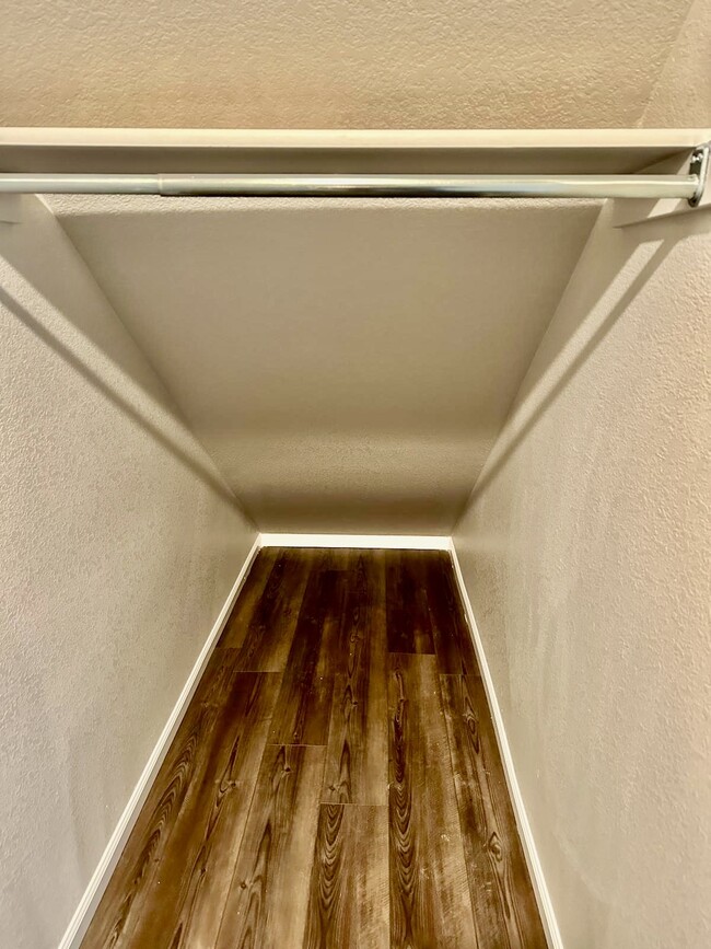 Building Photo - 12248 Dairy St