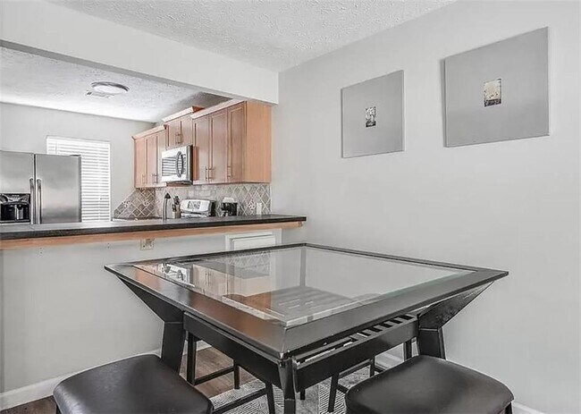 Building Photo - 1565 Springleaf Ct SE