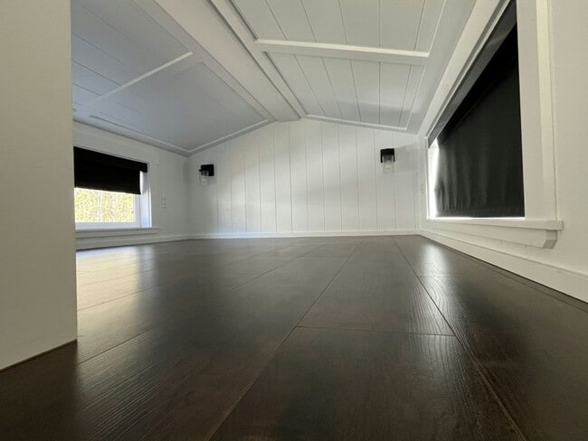 Building Photo - 65000 US-26