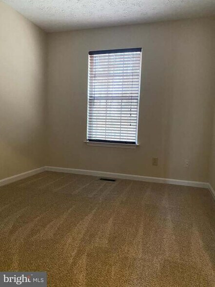 Building Photo - 106 Healy Ct