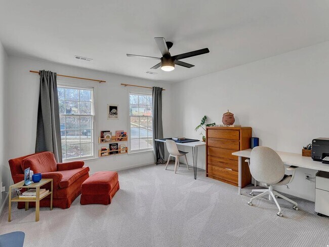 Building Photo - 1304 Lawrence Ave