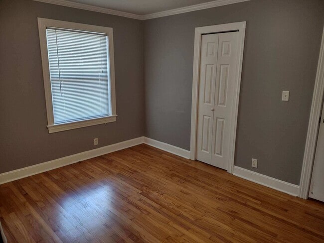 Building Photo - 2 miles from the University of Alabama (4 ...