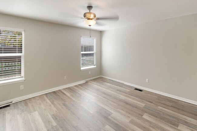 Building Photo - 2488 Sapphire St