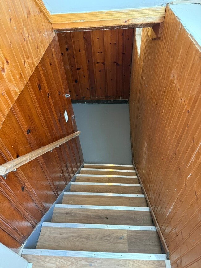 Building Photo - 1336 Thoreau Rd