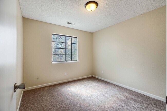 Building Photo - 3521 Akeby Dr