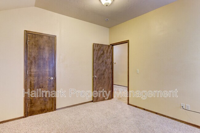 Building Photo - 1726 W Palm Pl