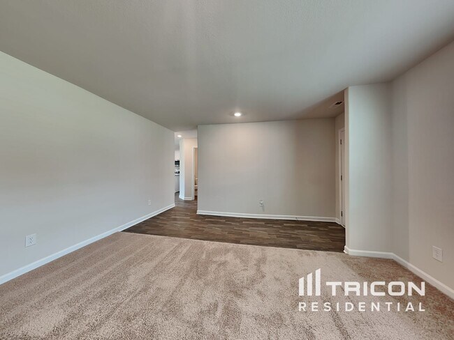 Building Photo - 729 Crackling Ct
