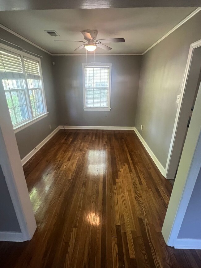 Building Photo - 3 bed, 1 bath near the University of Memphis