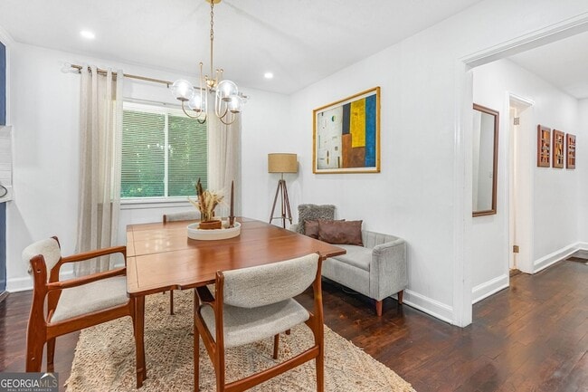 Building Photo - 2100 Cascade Rd