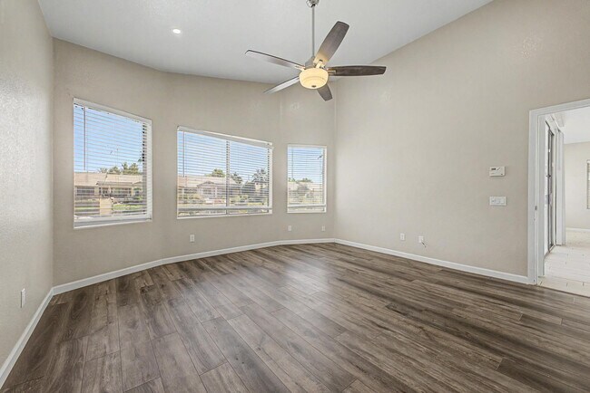 Building Photo - 1331 W Blue Ridge Ct