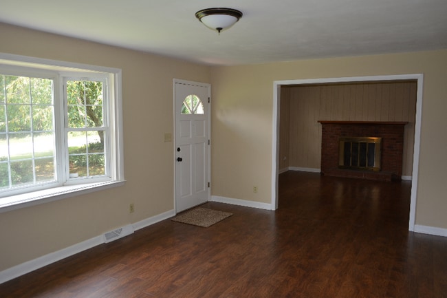 Building Photo - 4501 Kernersville Rd