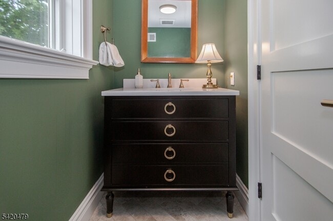 Building Photo - 113 Washington St