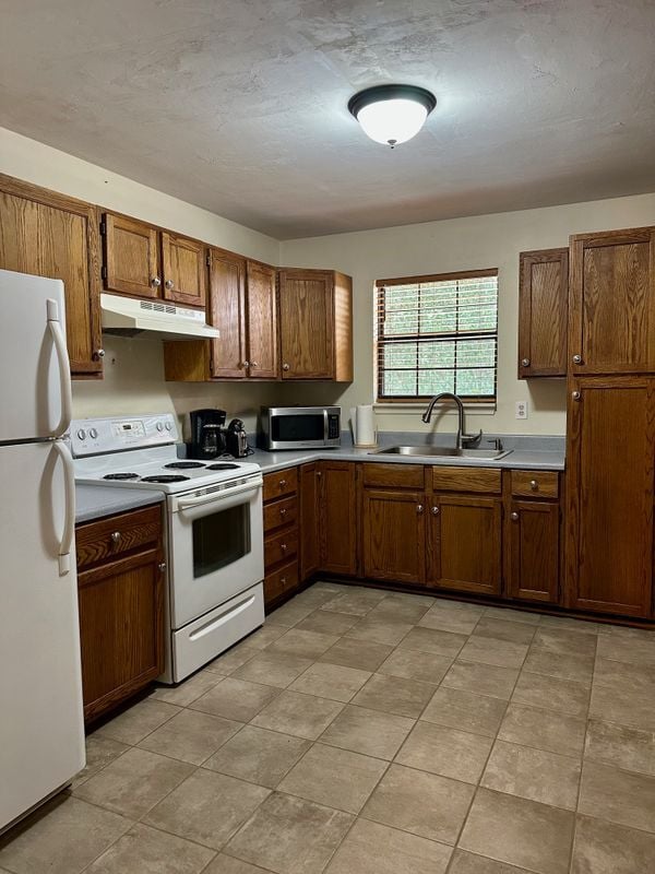 Building Photo - 54 Hardwood Hollow Rd
