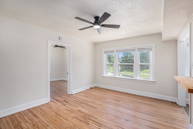 Building Photo - The Lillian