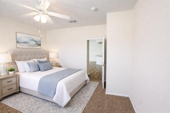 Building Photo - 235 Bonham Loop