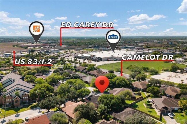 Building Photo - 15 Camelot Dr