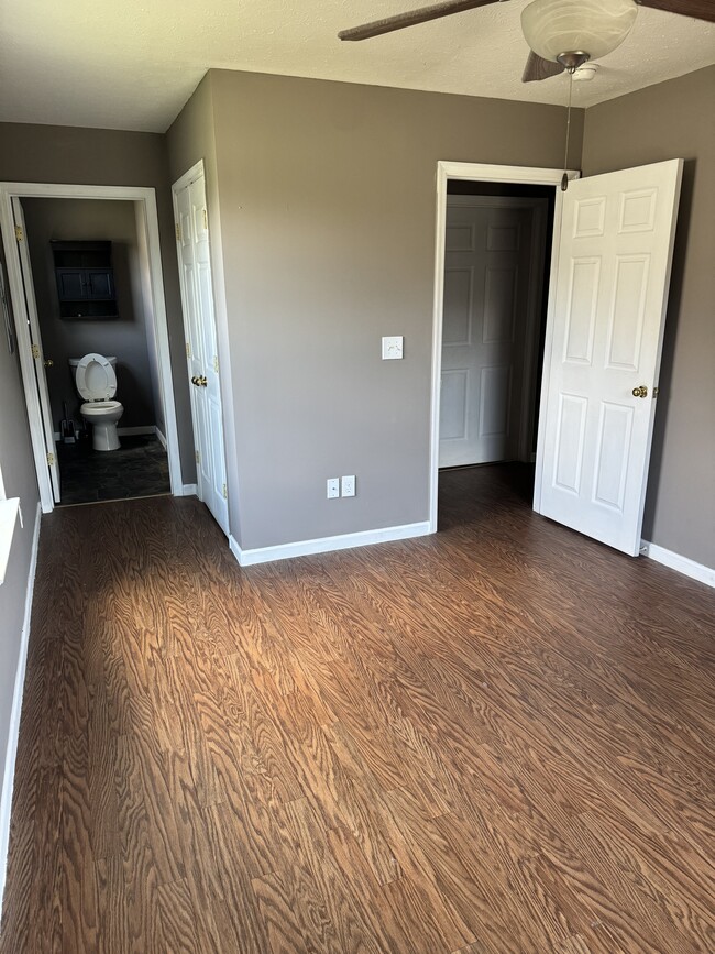 Building Photo - 2107 Century Ave SE