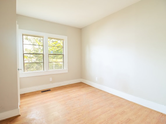 Building Photo - 1711 Center Way S