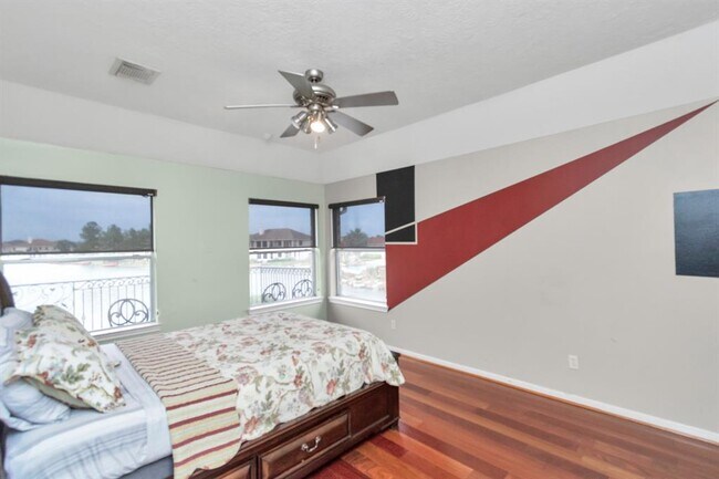 Building Photo - 12002 Newport Shore Dr