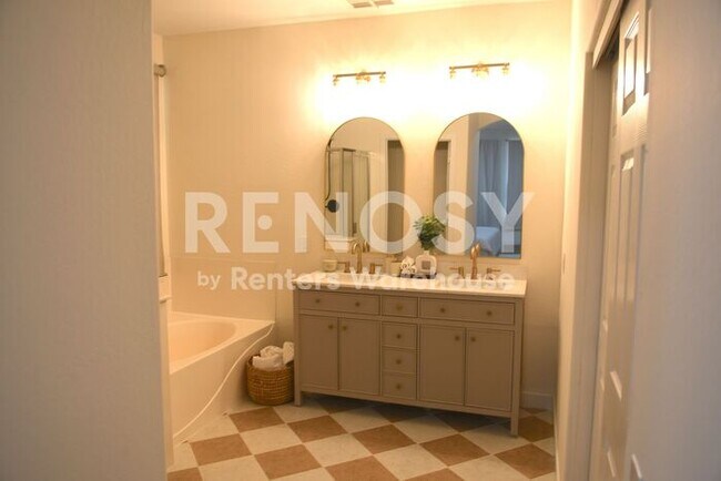 Building Photo - 3 Bedroom + Den Home with Pool & Putting Green – Pool Service Included!
