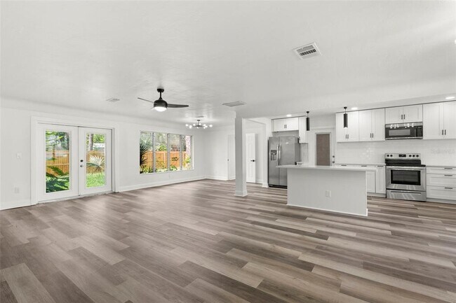 Building Photo - 6120 5th Ave N