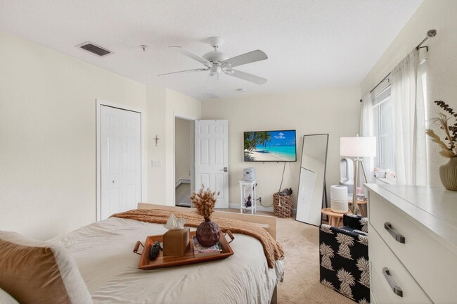 Building Photo - 321 Bayfront Dr