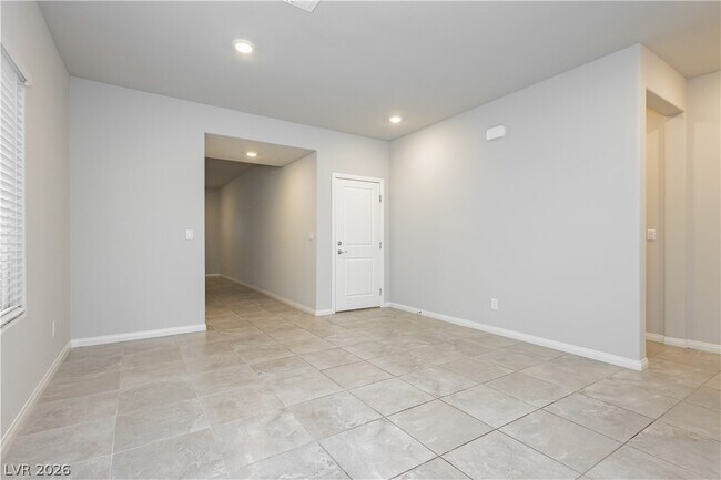 Building Photo - 5340 Maroon Guava St
