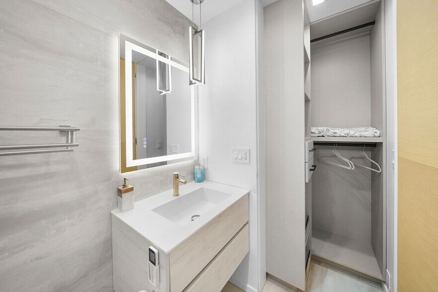 Building Photo - 1500 Ocean Dr