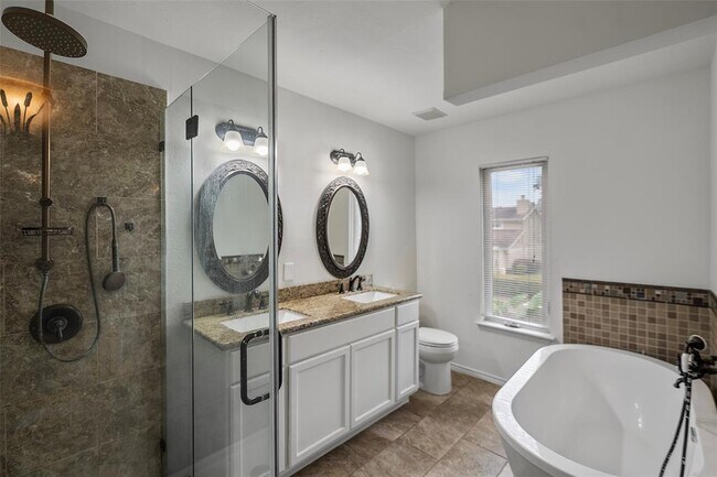 Building Photo - 2387 Crescent Park Dr