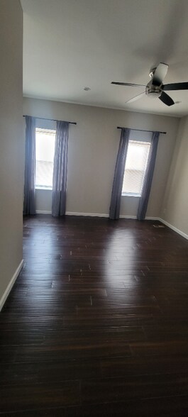 Building Photo - 3962 Evans Ave