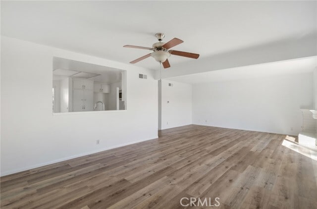 Building Photo - 5540 E Vista Del Este