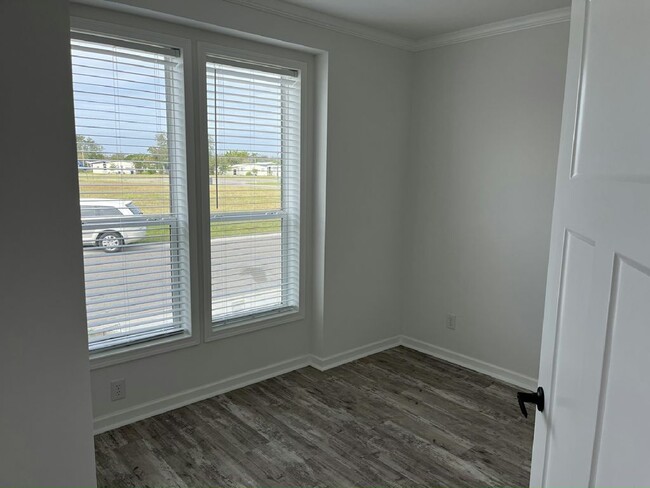 Building Photo - 7812 Cameo Ln