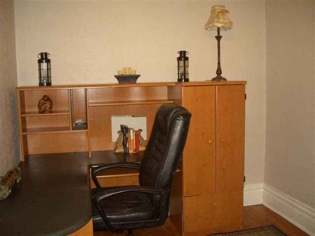 Building Photo - 604 12th Ave