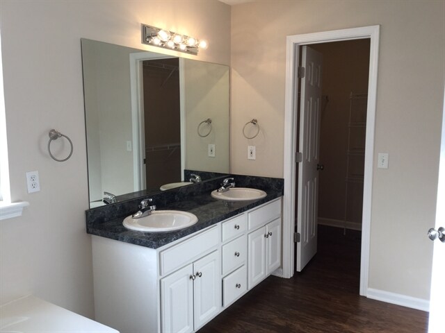 Building Photo - 121 Luna Lane