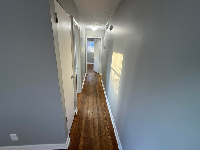 Building Photo - 1857 Dunkirk Dr