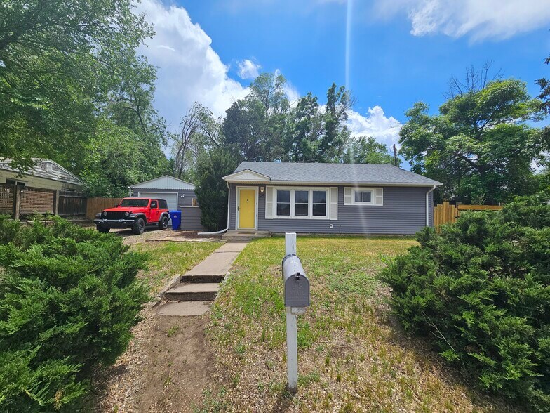 Primary Photo - 39 Mount Washington Dr