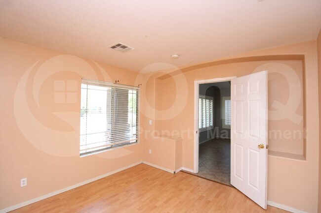 Building Photo - 5406 W Ian Dr
