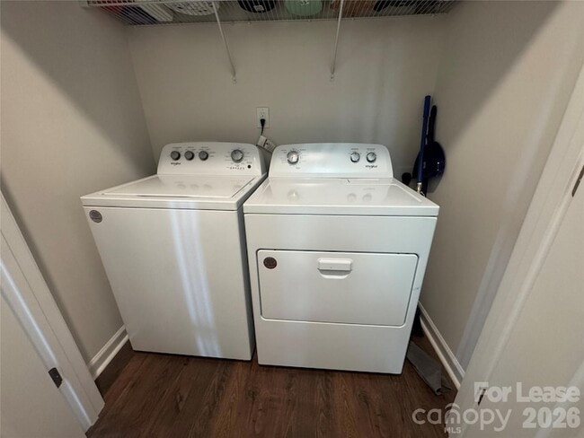 Building Photo - 1924 Vanderlyn St