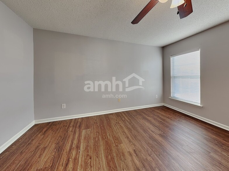 Building Photo - 1333 Harland St