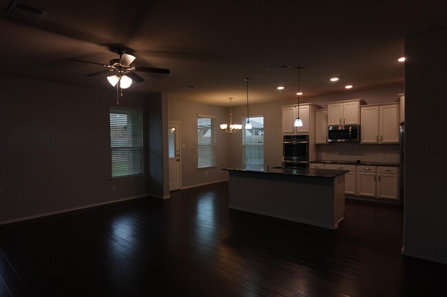 Building Photo - 1310 Stonewall Ridge