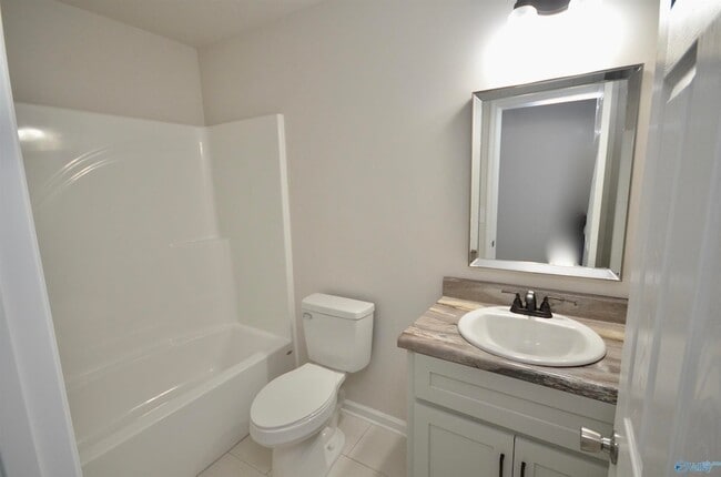 Building Photo - 160 Swansea Ln