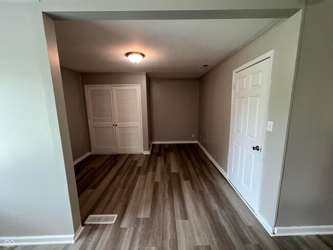 Building Photo - 223 Highwood Dr