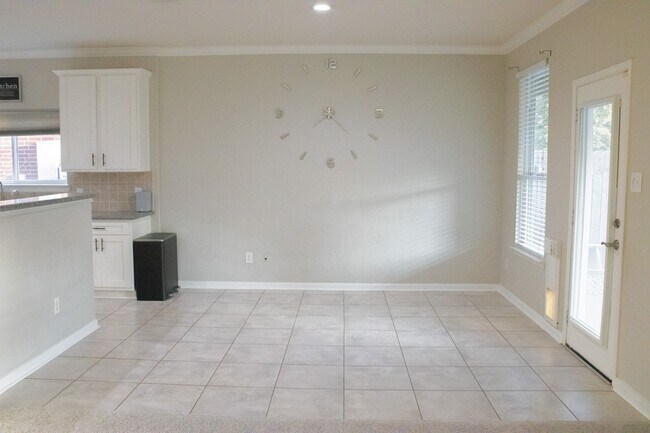 Building Photo - 29607 Legends Green Dr