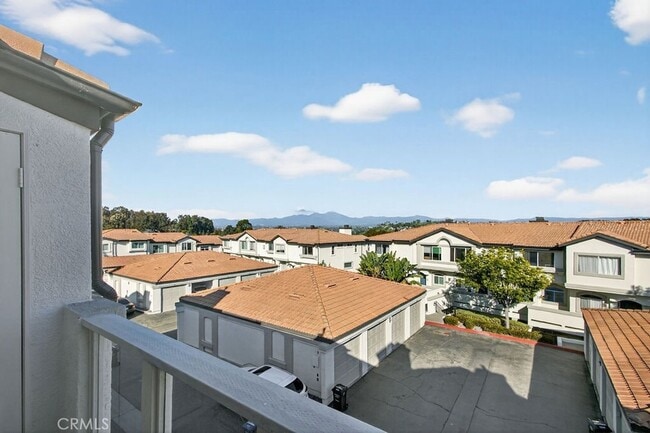 Building Photo - 30902 Club House Dr