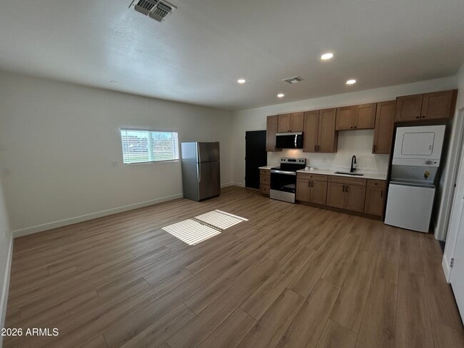 Building Photo - 14039 N 181st Ave