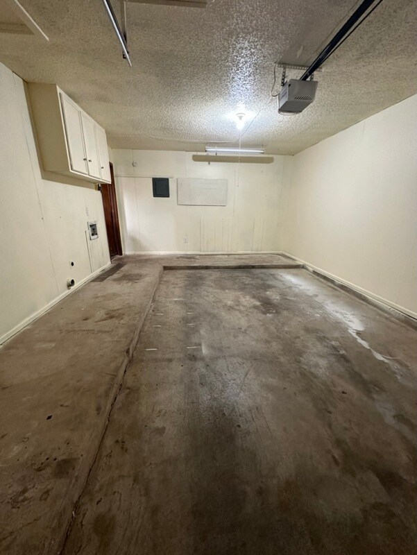 Building Photo - 4424 75th Dr