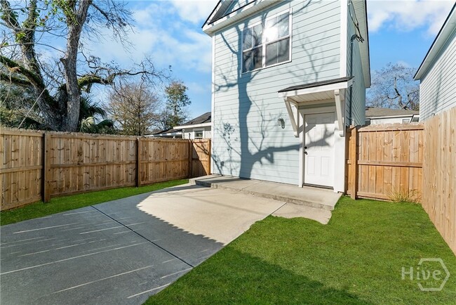 Building Photo - 1203 E Bolton St